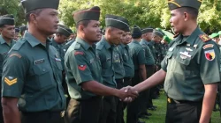 Berikan Jam Komandan Perdana, Letkol Inf Dwi Soerjono Salami Semua Prajurit dan PNS Kodim 0802/Ponorogo