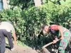 Babinsa Kodim 0802/Ponorogo Kerja Bakti Bersihkan Saluran Air Bersama Warga Desa Binaan